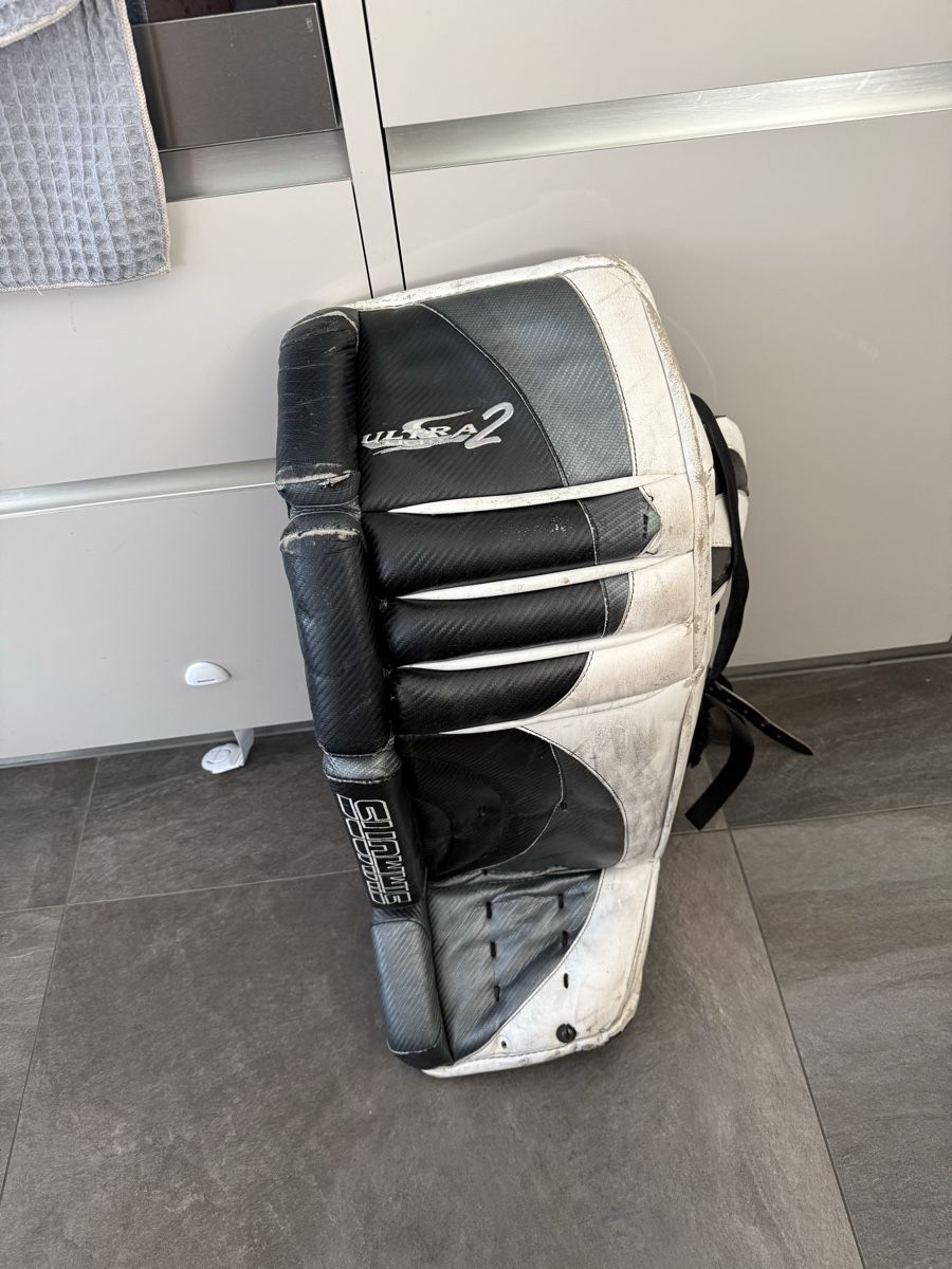 Schutz & Schoner: Golieschoner Eis-,Inlinehockey Grösse L, mit Riemen – Gebraucht aus Lachen SZ von marc_ru85 1