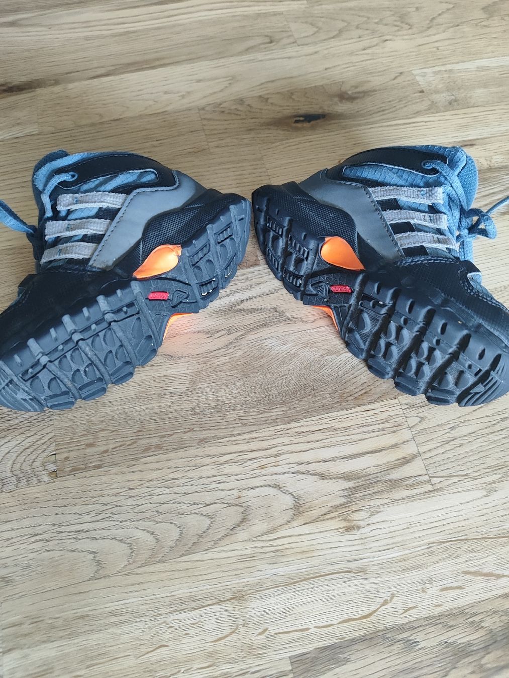 Adidas Scarpe per ragazzi: Adidas Terrex Gore-Tex Grösse 22 – Usato da Murten venduto da NathalieBruderer 2