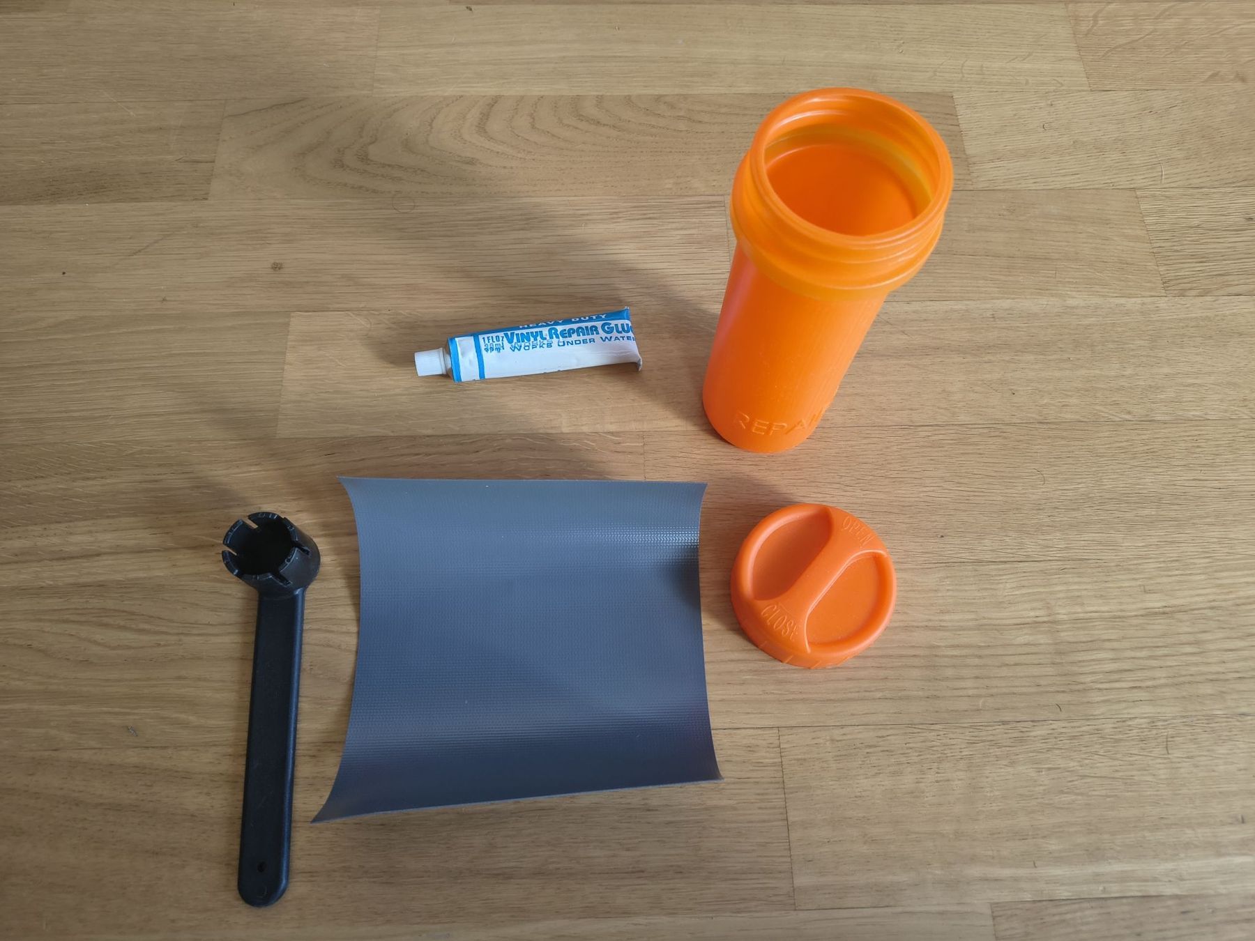 Tous les outils: SUP Repair Kit – Neuf (Voir description) à Neuchâtel par Mi_Bal