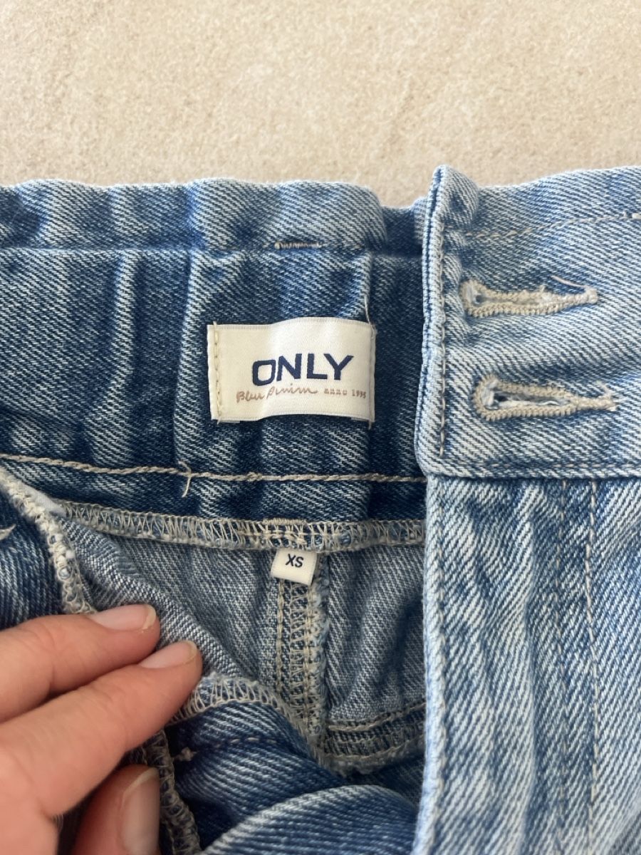 Pantaloni: Jeansshorts – Usato da Watt venduto da Stephsch3 1