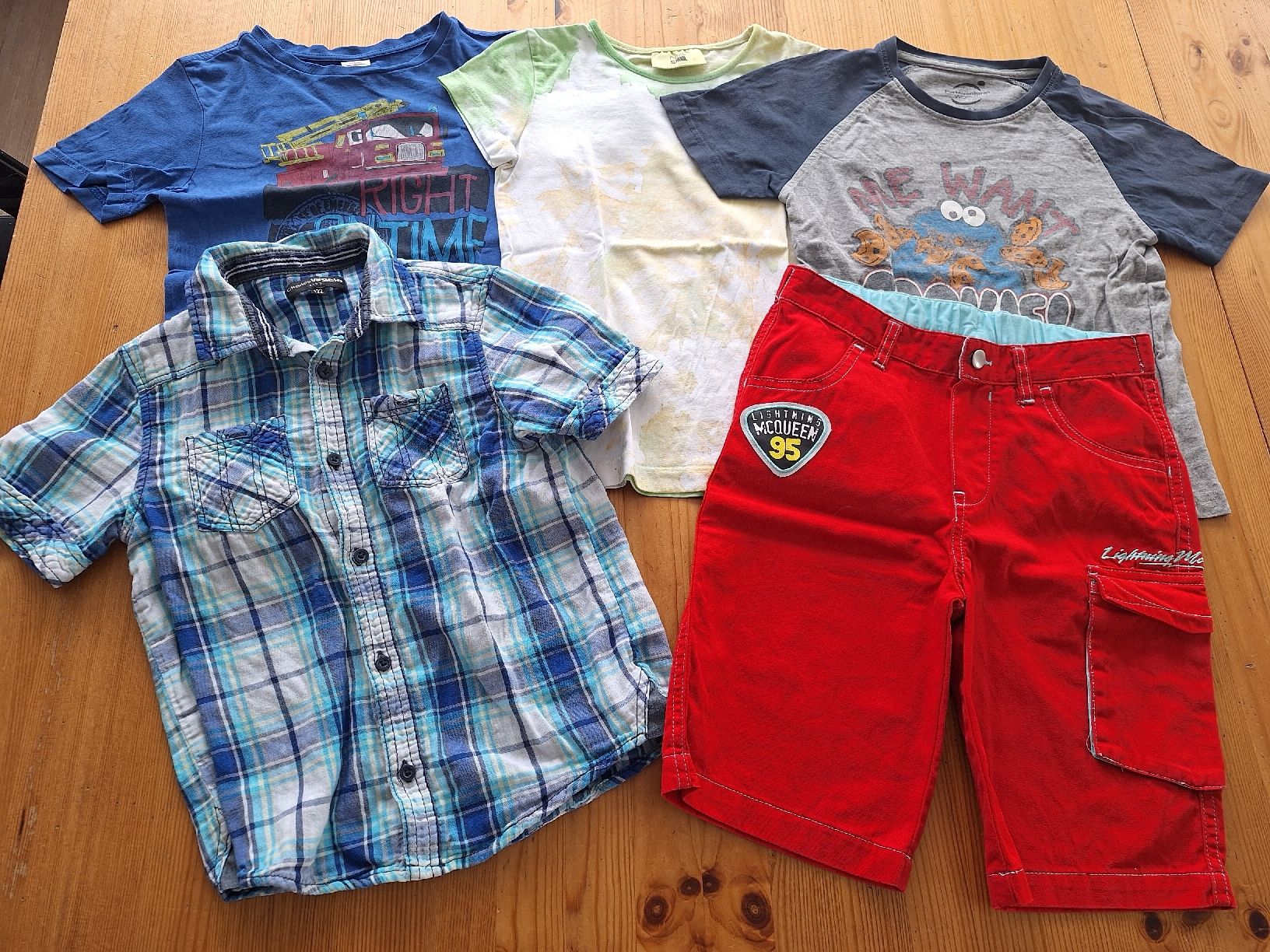 Lotti & Set di vestiti: Tolles Sommerset Grösse 116/122 – Usato da Aesch BL venduto da ChezToKa