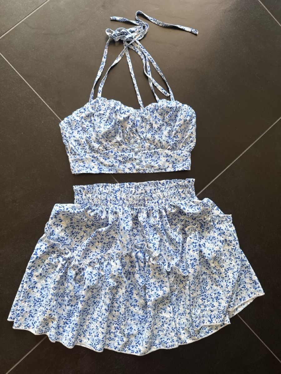 Shein Lots de vêtements: Zweiteiler Top und Rock Blumenmuster Grösse 34 – Neuf (Voir description) à Bilten par and_6hjn