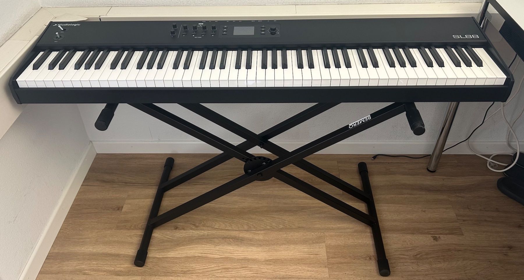 Instruments de musique: Masterkeyboard studiologic SL88 – D'occasion à Zürich par Arthi