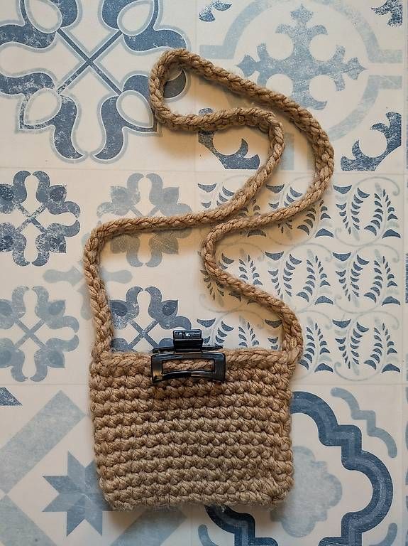 Borse da donna: gehäkelte Handtasche, braun – Usato da Schwyz venduto da Magdalena86
