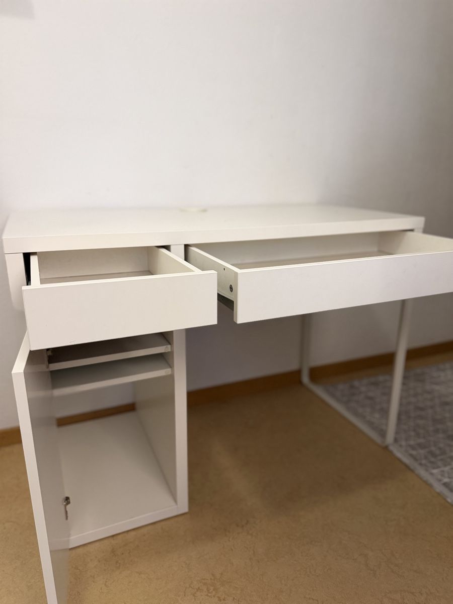 Scrivanie: Bureau blanc avec tiroirs bon état – Usato da Biel/Bienne venduto da Birol 1