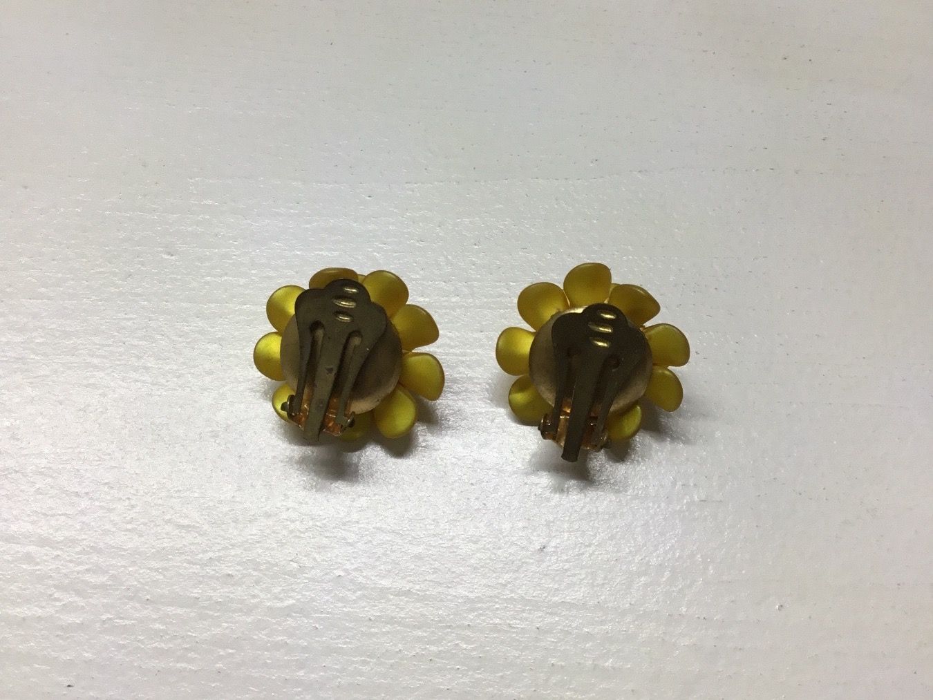 Ohrringe & -stecker: Gelbe Clip Ohrringe, Vintage – Gebraucht aus Arch von Hexenbesen17 1