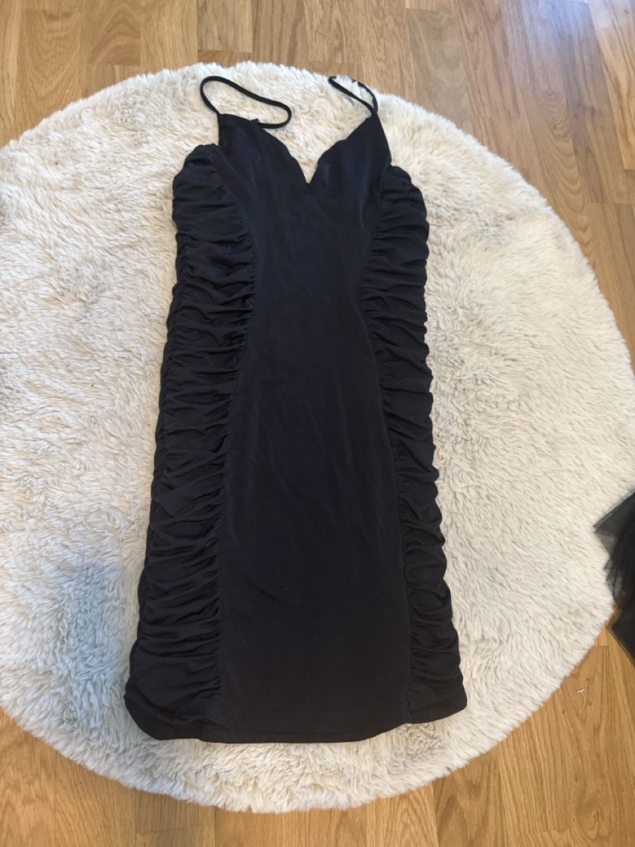 Tally Weijl Vestiti: Kurzes enges Kleid – Usato da Sevelen venduto da Shelly