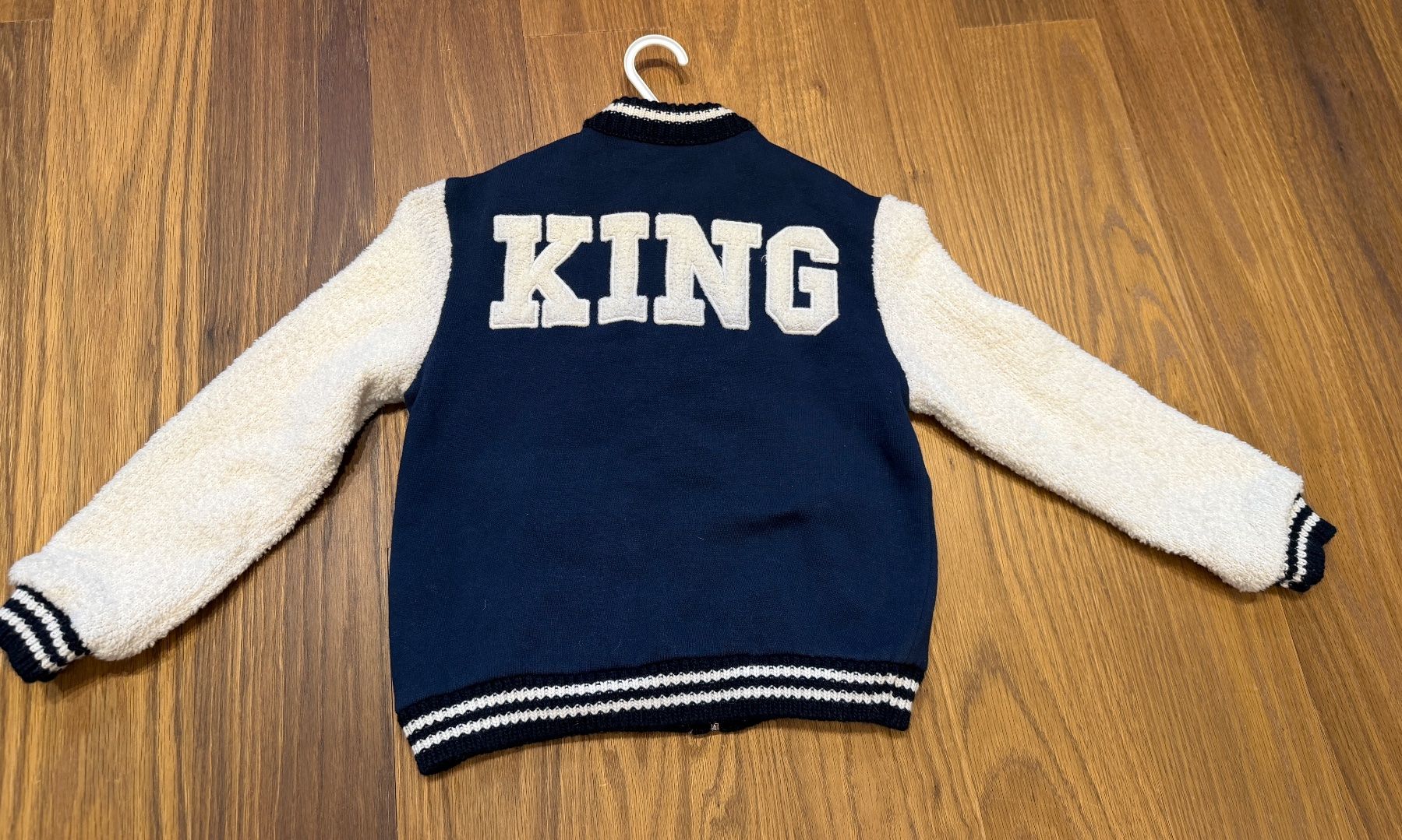 Dolce & Gabbana Vestes & Manteaux: Dolce & Gabbana, Kinderjacke, Gr. 6 – D'occasion à Horgen par Auction-Kings 1