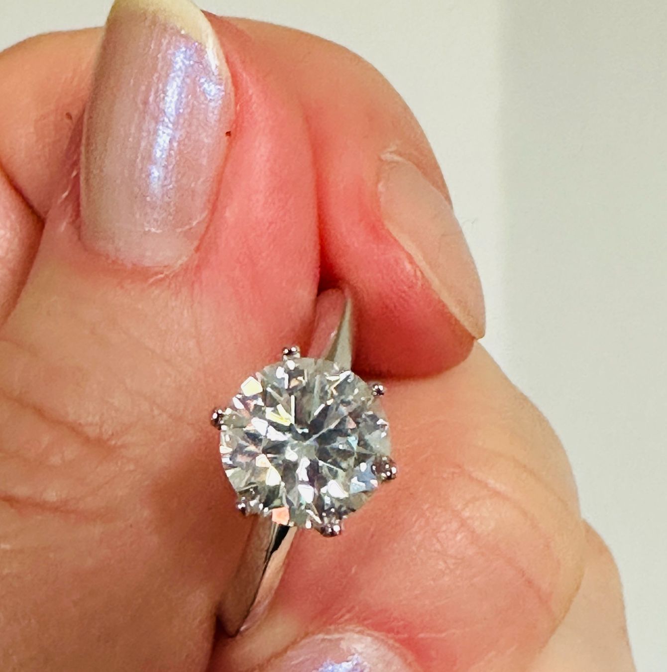 Anelli: 6,5MM 1CT WHITE COLOUR D Moissanite ring with Certificate – Nuovo e nell'imballaggio originale da Genève venduto da AGBERG 5