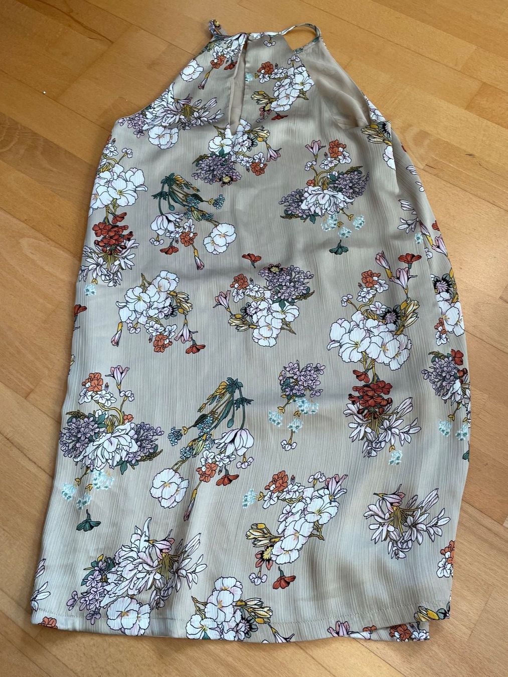 Only Kleider: ONLY Sommerkleid, Grösse 34, Blumenmuster, Beige – Gebraucht aus Hubersdorf von JanasHeartTreasures 3