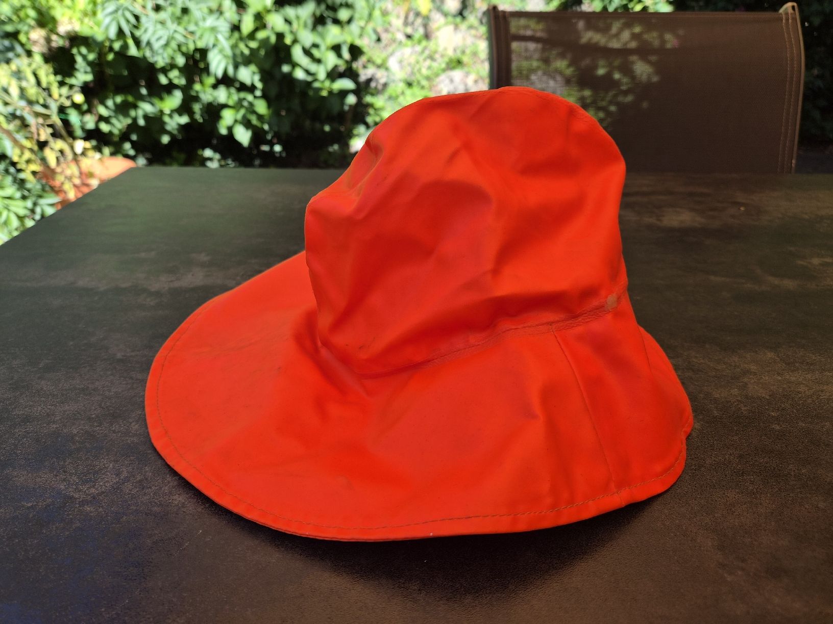 Copricapi, berretti & cappellini: Regenhut in Signalorange – Usato da Brunnen venduto da Livianda 1