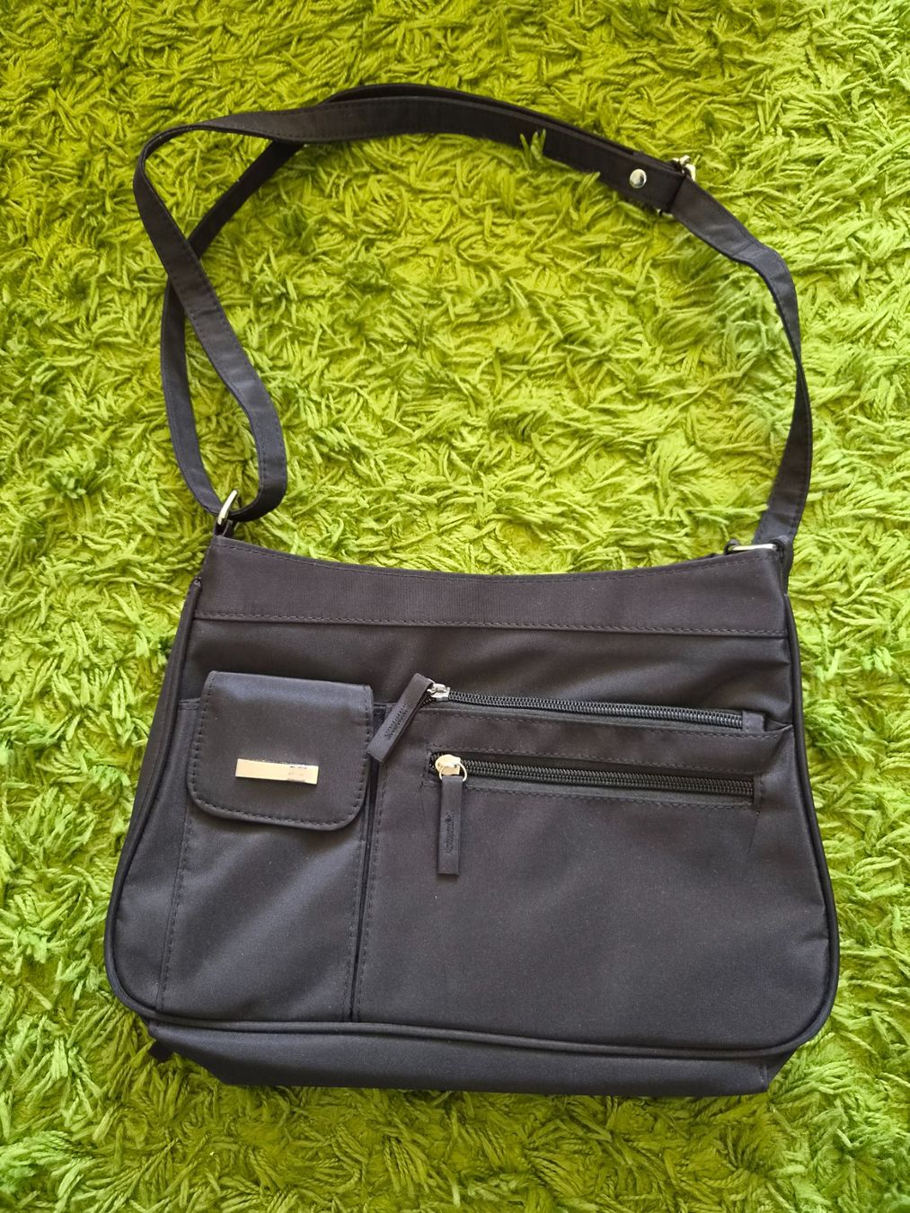 Borse da donna: Neue Handtasche mit vielen Fächern – Usato da Zürich venduto da chralo
