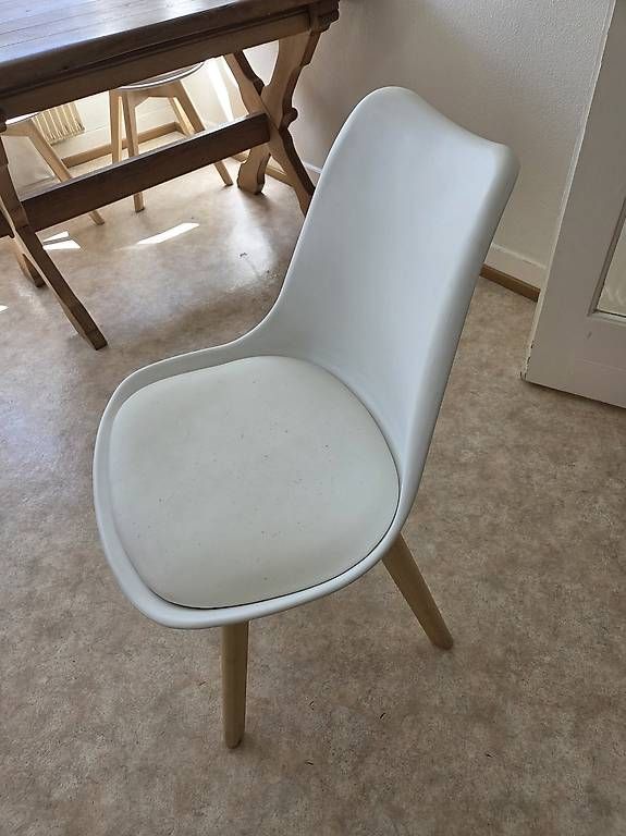 Chaises: 3 chaises de style scandinave – D'occasion à Lausanne par che_b9hq