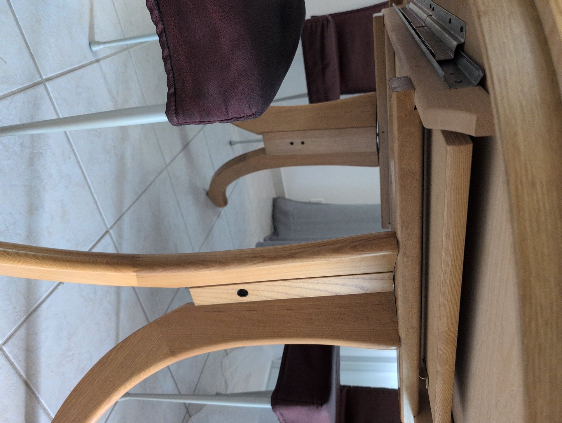 Tische: Tisch mit 4 stühlen – Gebraucht aus Bubikon von Woki_Loki95 4