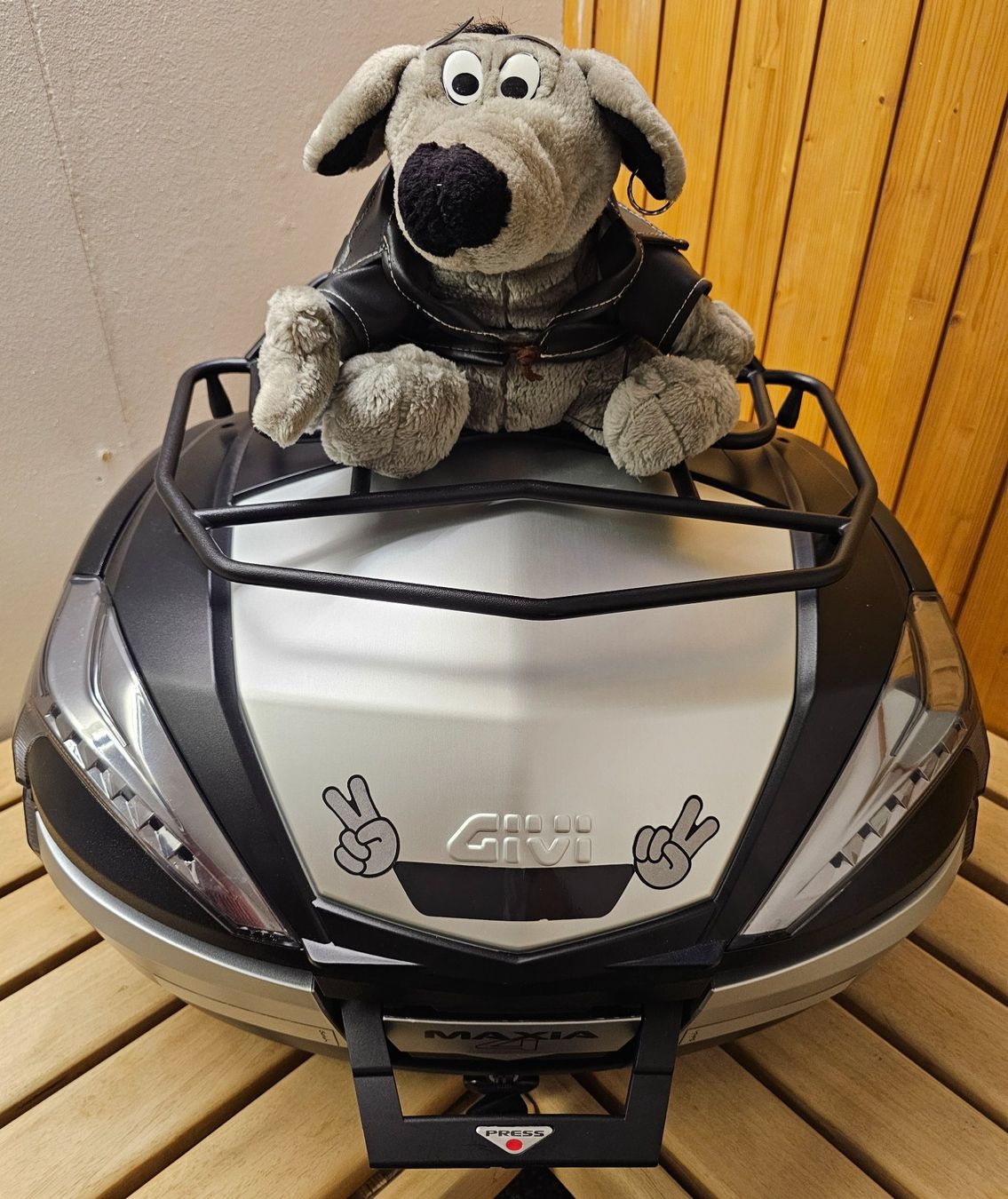 Reisekoffer: GIVI Maxia-Topcase Monokey-System – Gebraucht aus Schaffhausen von Waldi.W