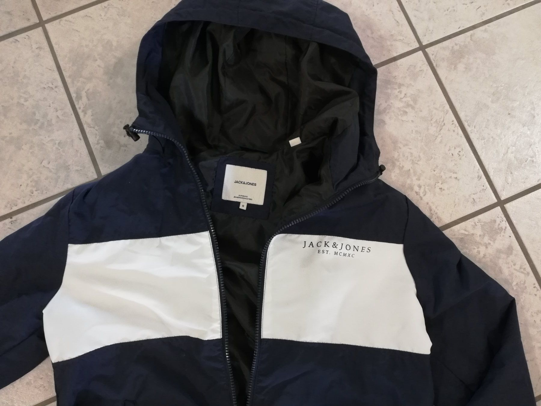 Jack & Jones Giacche: Jacke mit Kapuze Jack und Jones Gr S – Usato da Untersiggenthal venduto da Marlen59 2