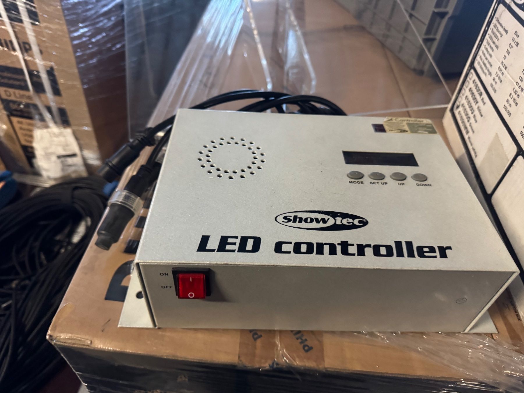 Showtec Sistema di controllo: Showtec Led Controller – Usato da Eiken venduto da Skylight