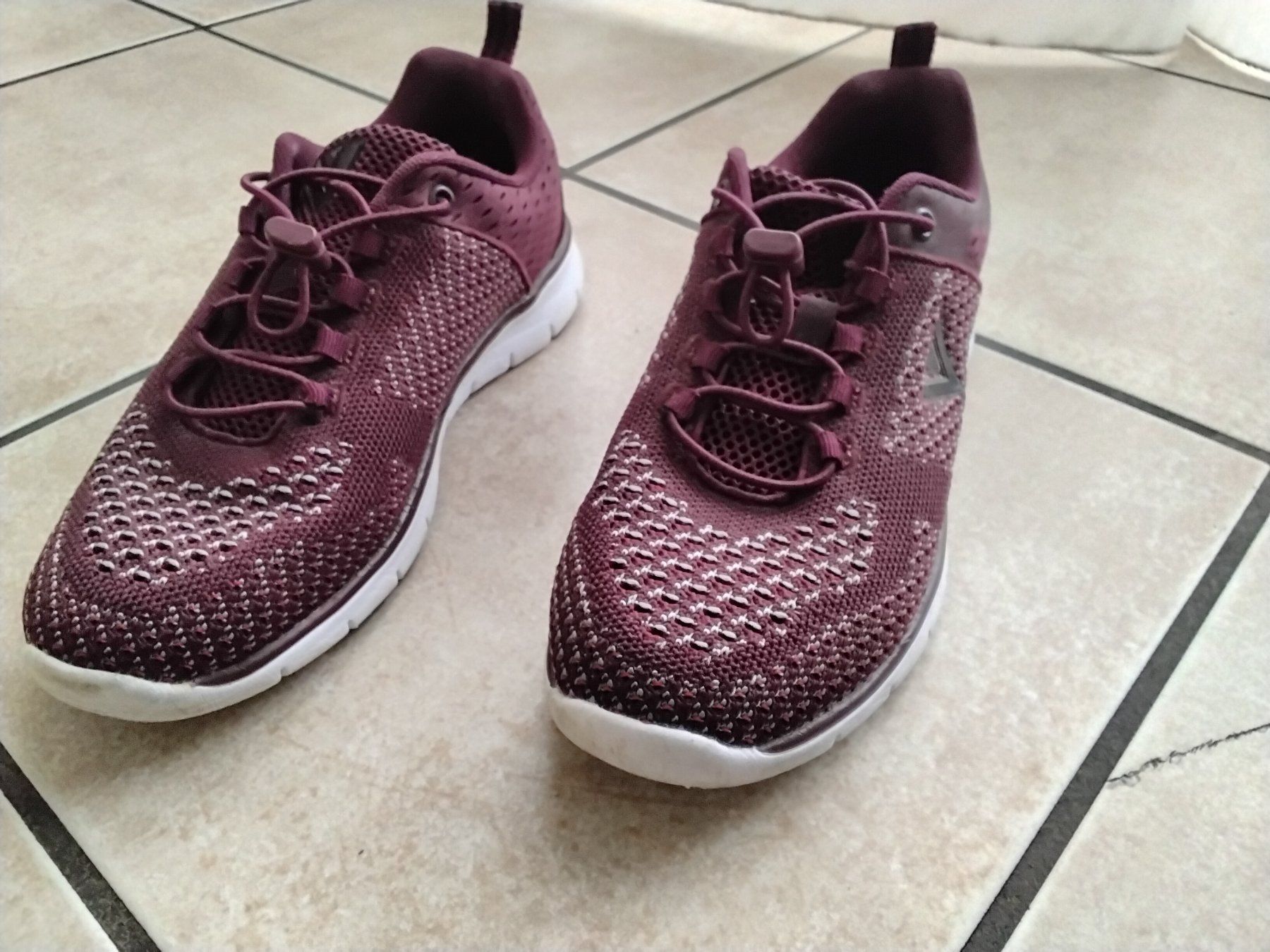 Dosenbach Scarpe da donna: Sneakers Venice bordeaux T38 – Nuovo (secondo la descrizione) da Chêne-Bourg venduto da Fio994 1