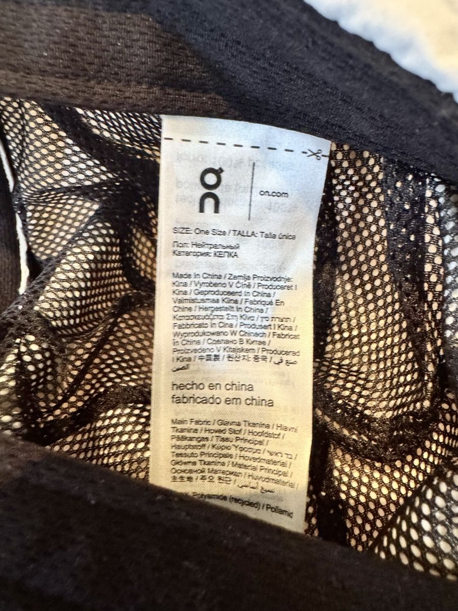 Hüte, Mützen & Caps: On Cap - White – Gebraucht aus Küsnacht ZH von lia_lf7y 4