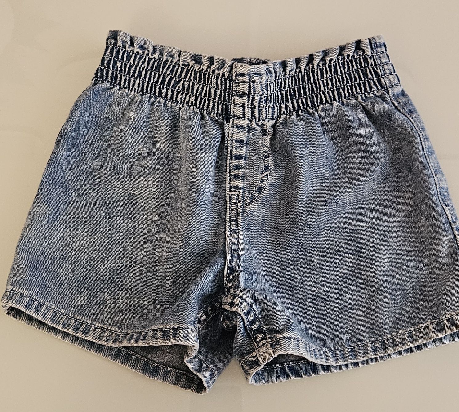 Pantalons: Mädchen Shorts Jeans Optik – Neuf (Voir description) à Matzingen par celine.b.99