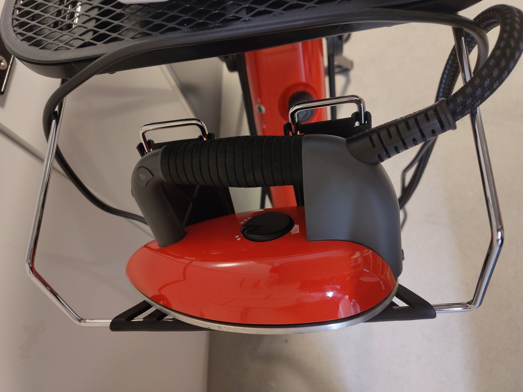 Laurastar Ferri da stiro: Laurastar Go Dampfbügelsystem – Usato da Rafz venduto da and_lxd8 1