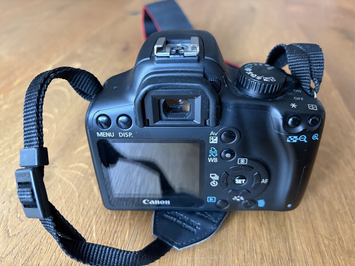 Canon Appareil photo: Digitalkamera Canon EOS 1000D mit zwei Objektiven Set – D'occasion à Oberkirch LU par moia76 2