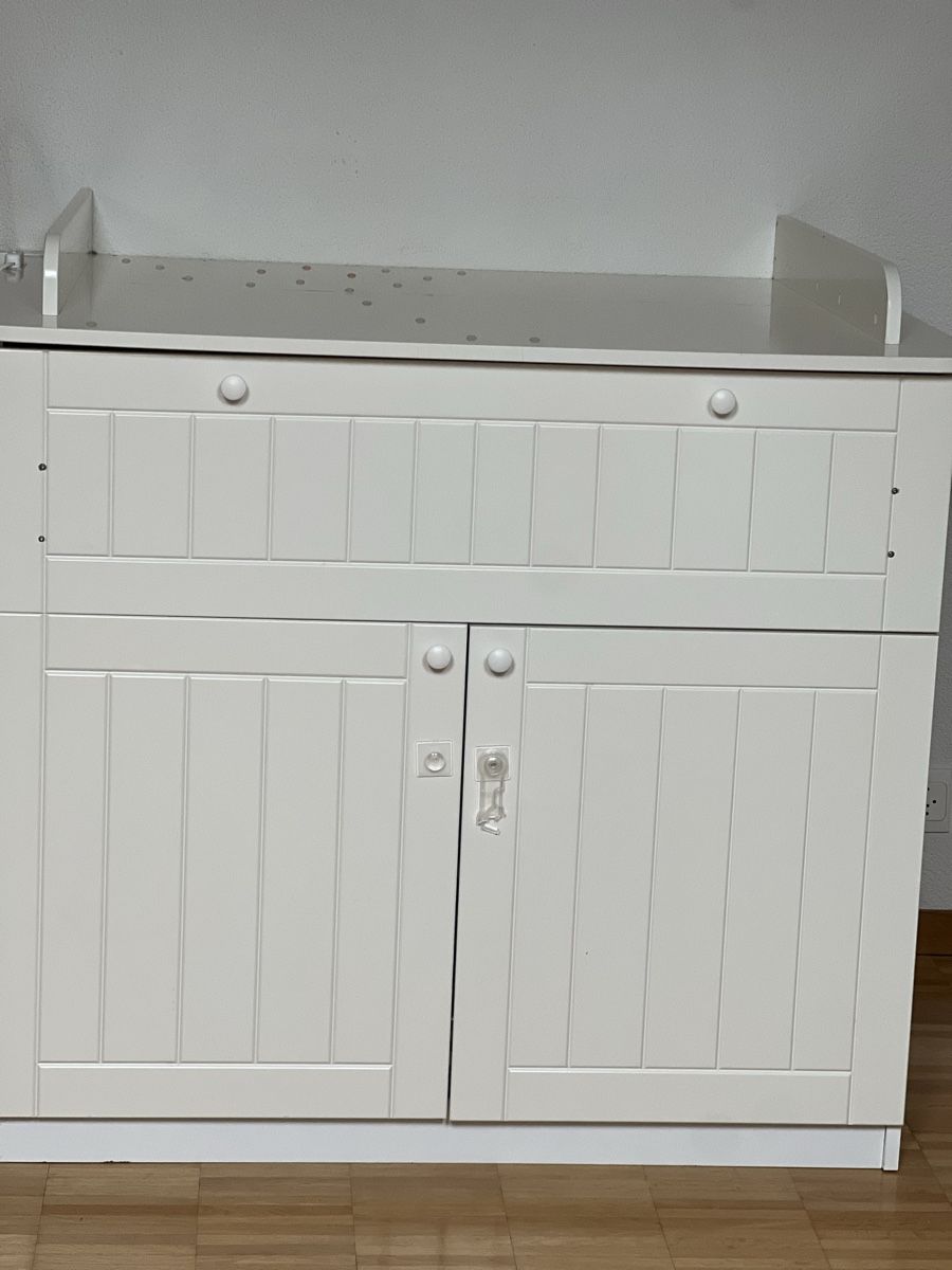 Wickeltisch & Zubehör: Changing Table with Storage. White. – Gebraucht aus Watt von rmt07 1
