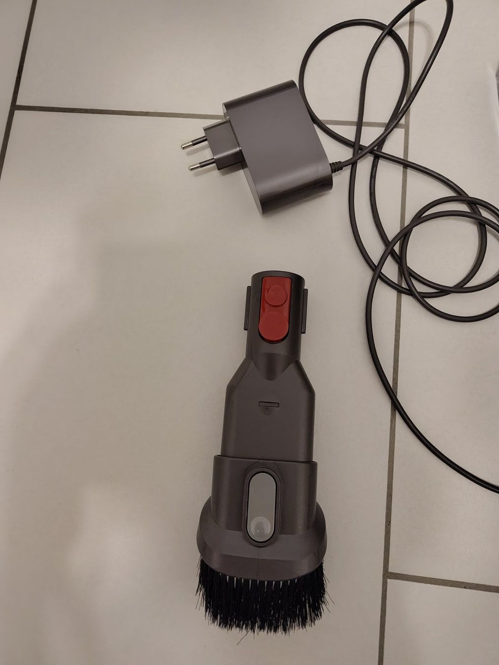 Dyson Staubsauger & Zubehör: Dyson V10 Origin – Gebraucht aus Fläsch von Nicjan 4