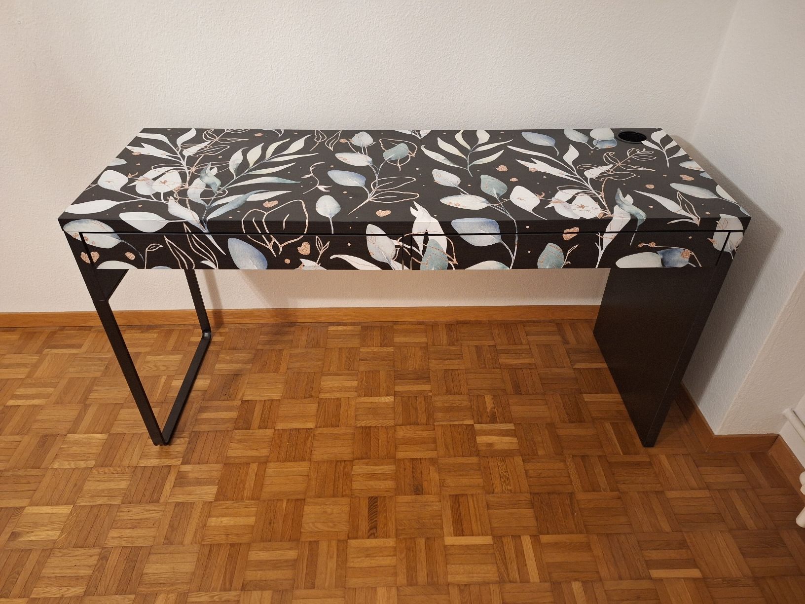 Ikea Scrivanie: IKEA Schreibtisch Micke – Usato da Schwerzenbach venduto da sen_st9m