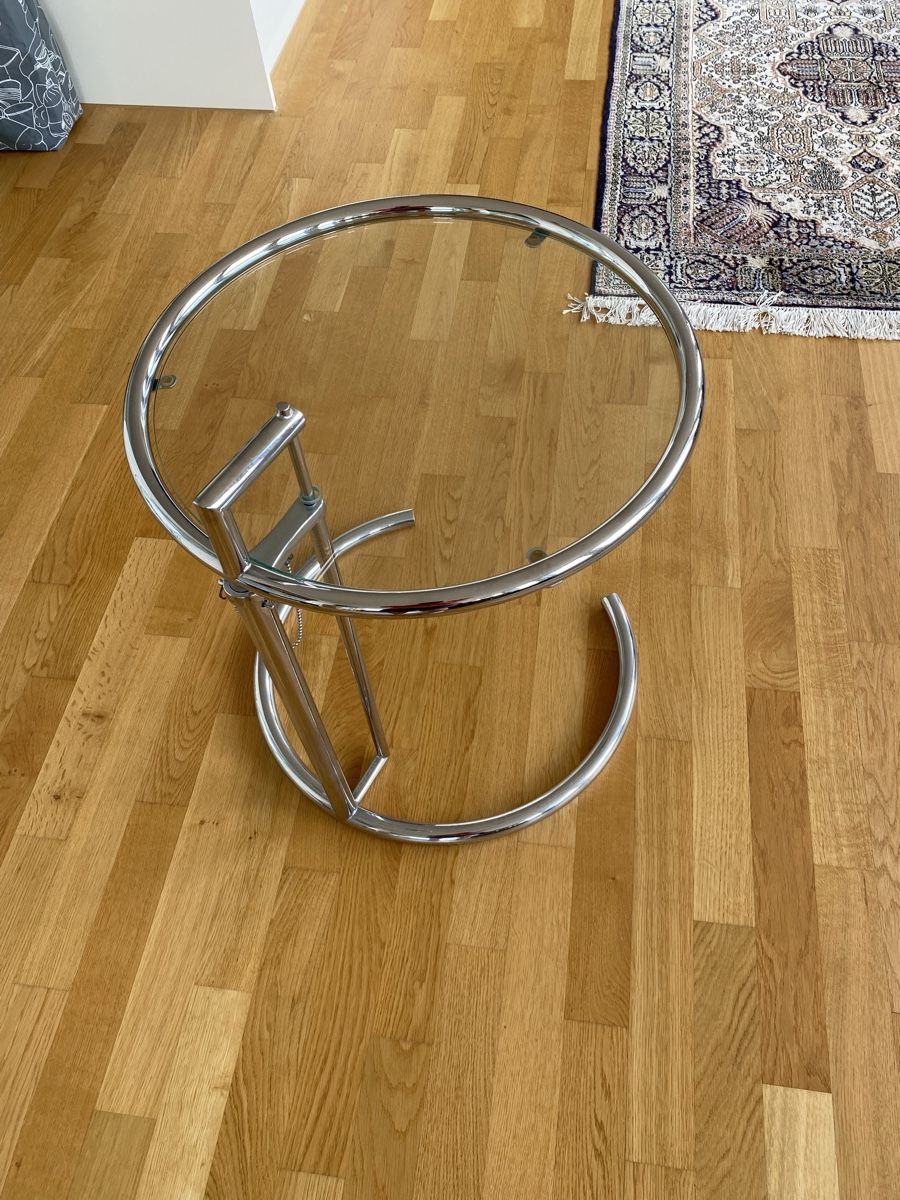 Vitra Tavoli: Eileen Gray Chrome & Glass Side Table - a classic – Usato da Zürich venduto da Chris524