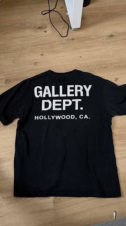 T-shirt: Gallery Dept T – Usato da Neuhausen venduto da agh_g2nd 3