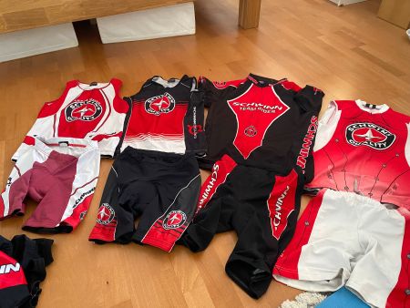 Schwinn Radsport Trikots und Hosen Set gut erhalten