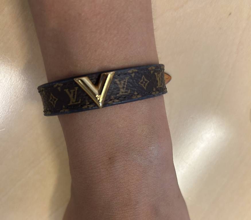 Bracciali & Braccialetti: Vendo bracciale Louis Vuitton Essential V – Usato da Agno venduto da nic_htk8 1
