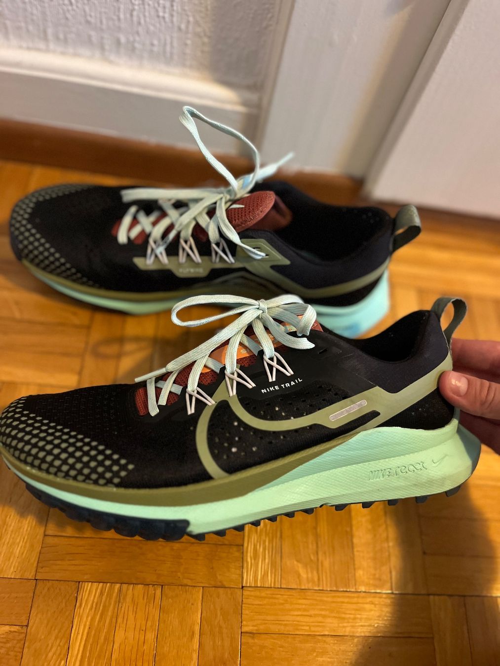 Nike Scarpe da uomo: Chaussures de trail Nike React Pegasus trail 4 – Nuovo (secondo la descrizione) da L'Orient venduto da var_ly9m 1