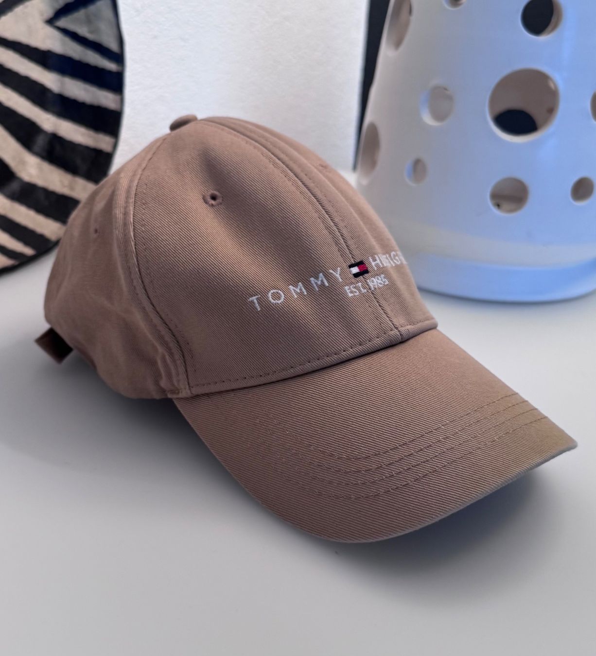 Tommy Hilfiger Copricapi, berretti & cappellini: Klassische Tommy Hilfiger Cap – Nuovo (secondo la descrizione) da Zürich venduto da leanfu_