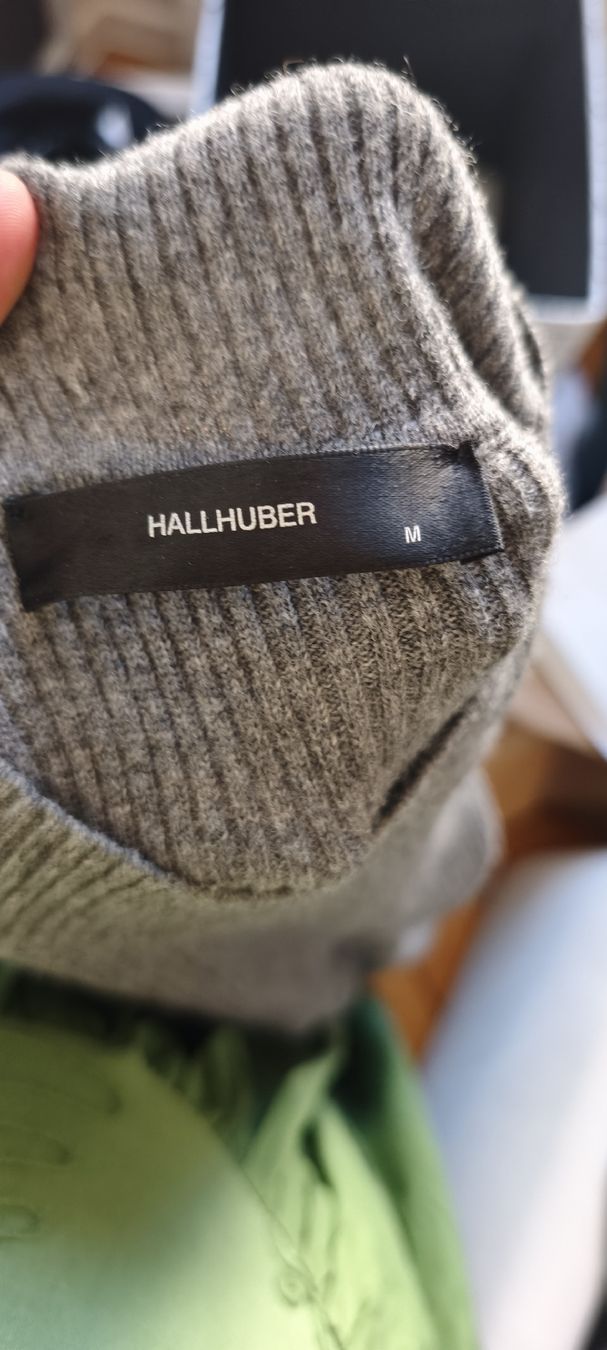 Hallhuber Vestiti: Graues Woll- Strickkleid mit Glockenärmeln, Grösse M,  – Usato da Fribourg venduto da swi_b7rt 2
