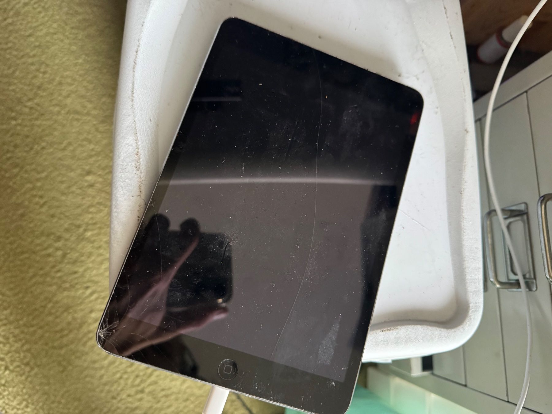 Apple Tablet PC: Ipad mini 2 - A1489 - ohne icloude – Difettoso da Olten venduto da HoYa01 1