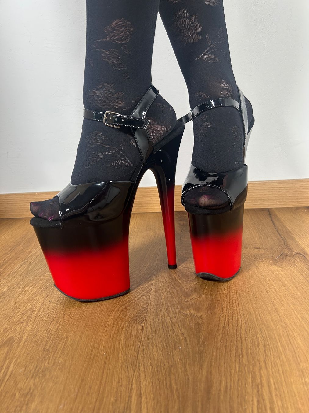 Scarpe da donna: Pleaser Platform Heels Schwarz Rot Gr 38 Neu – Nuovo e nell'imballaggio originale da Regensdorf venduto da Spyke55 2