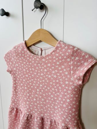 Zara, 86, Kleid, rosa mit Sternen