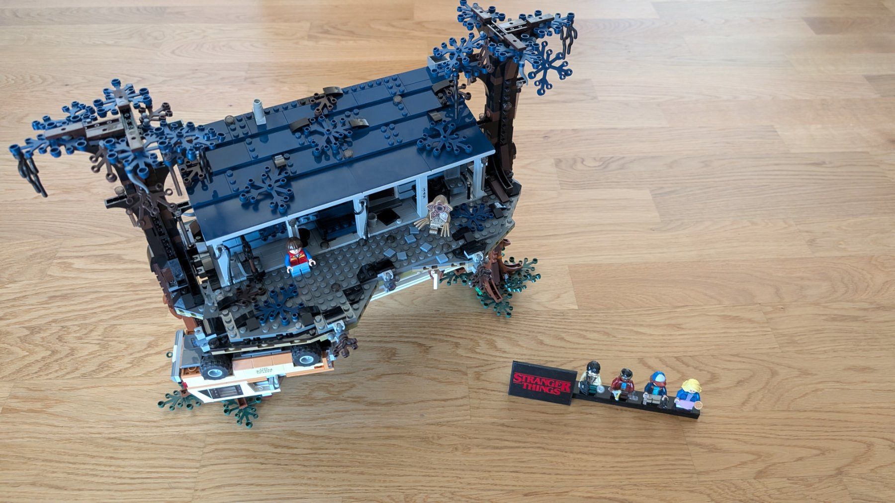 Lego Kit di costruzioni: LEGO official Upside Down 75810 Stranger Things – Usato da Les Acacias venduto da Prawnheart 1