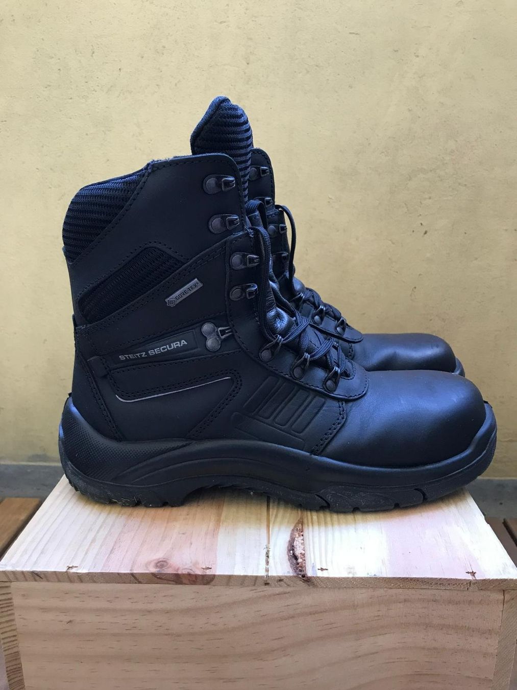 Scarpe da uomo: Stahlkappenstiefel – Usato da Basel venduto da dav_2jmd 1