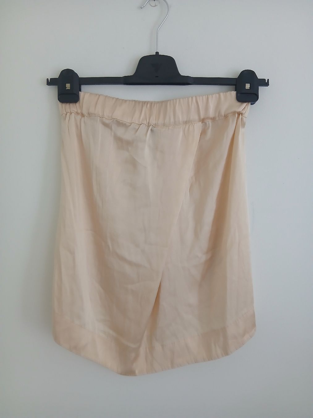 Manila Grace Gonne: Manila Grace Silk Beige Mini Skirt – Nuovo (secondo la descrizione) da Wil SG venduto da tre_g2l7