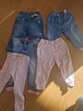 3 Jeans 1 Trainer und 1 x Leggings Guter Zustand