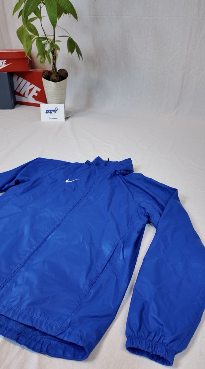 Nike Giacche: Nike Jacke in blau – Nuovo (secondo la descrizione) da Lindau venduto da KT_Vintage 1