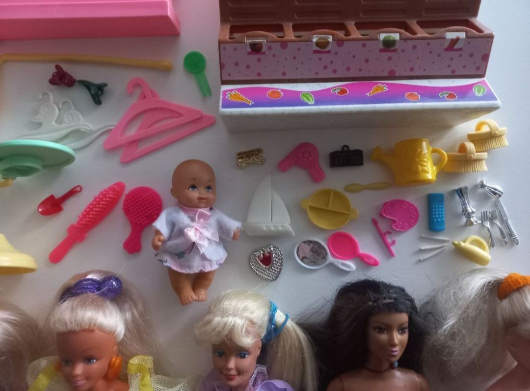 Bambole: Vintage Barbies mit Zubehör - Paket – Usato da Wangen b. Olten venduto da SecondStory4u 4