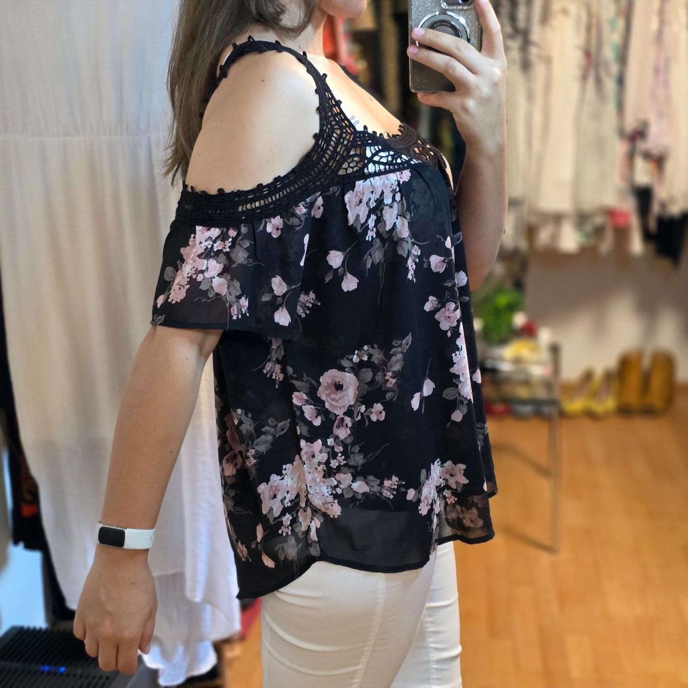 Blusen: Romantische Bluse L Blumen off shoulder – Gebraucht aus Wald ZH von CapLux 1