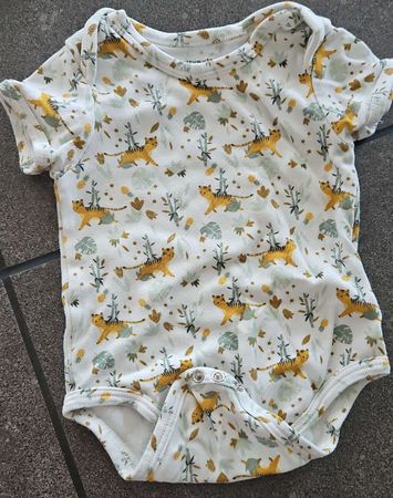 Süsser Baby Body Grösse 71cm - 9Monate