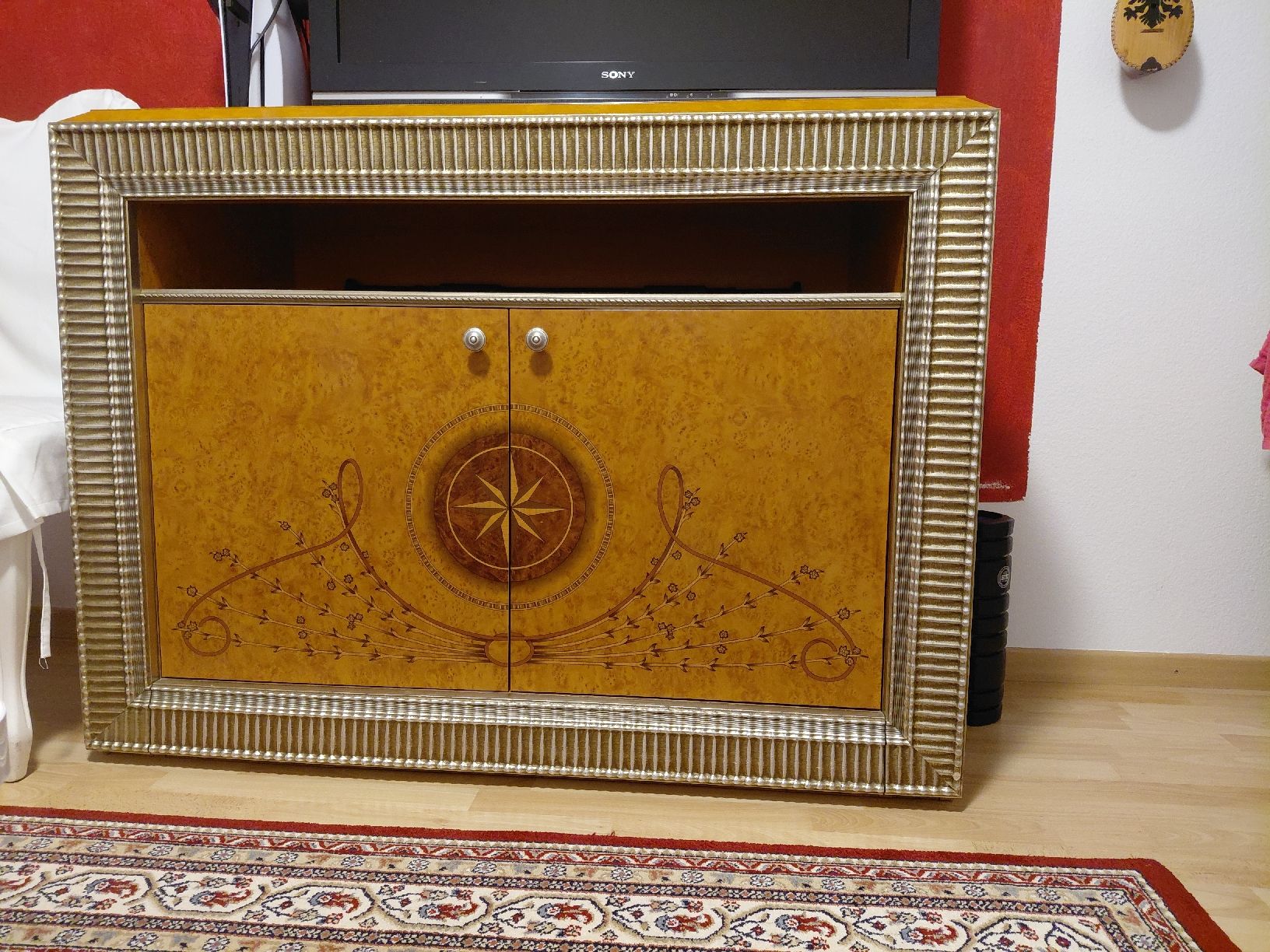 TV Möbel: TV-Möbel / Schrank mit speziellem Design – Gebraucht aus Rickenbach b. Wil von jupiter123