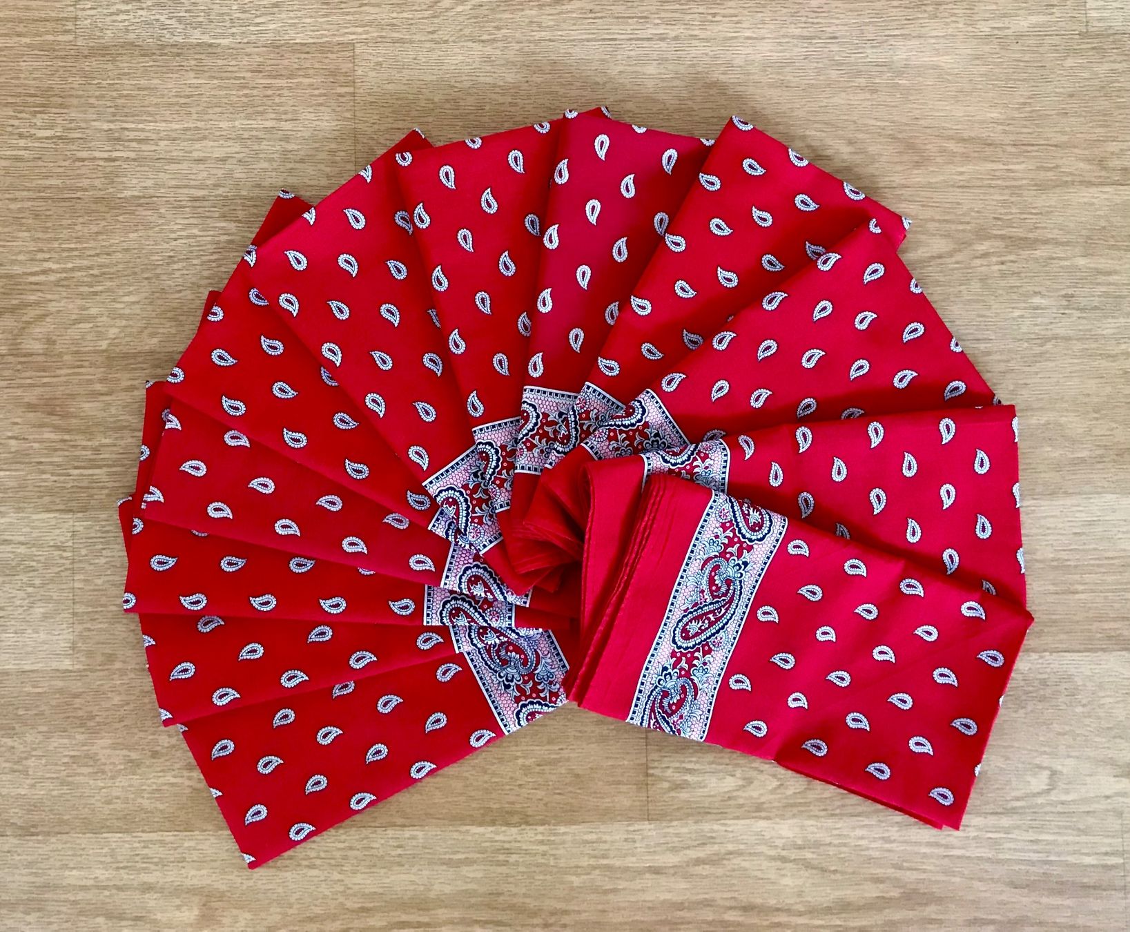 Autres vêtements & accessoires: 12 Original Glarner Tüechli – D'occasion à Basel par nostanz 1