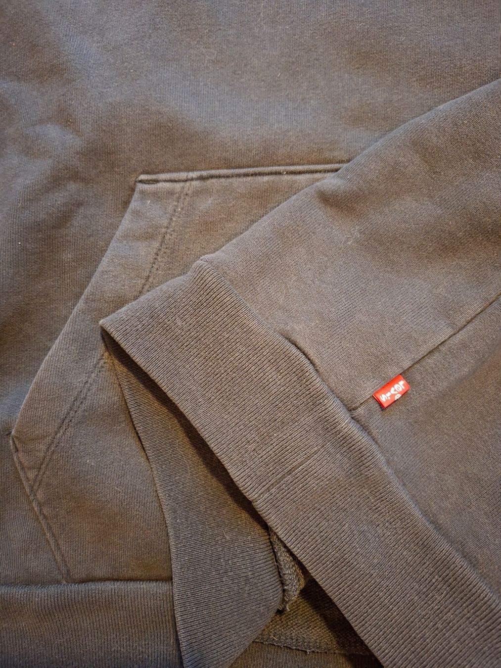 Levi's Pullover & Sweatshirts: Pull Levi’s Noir taille S – Gebraucht aus Épalinges von lola_vp_99 5